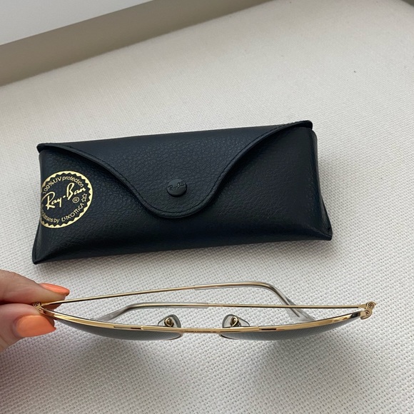 Ray-Ban Aviator Classic - Green Classic Lenses & Gold Frame - Picture 5 of 7